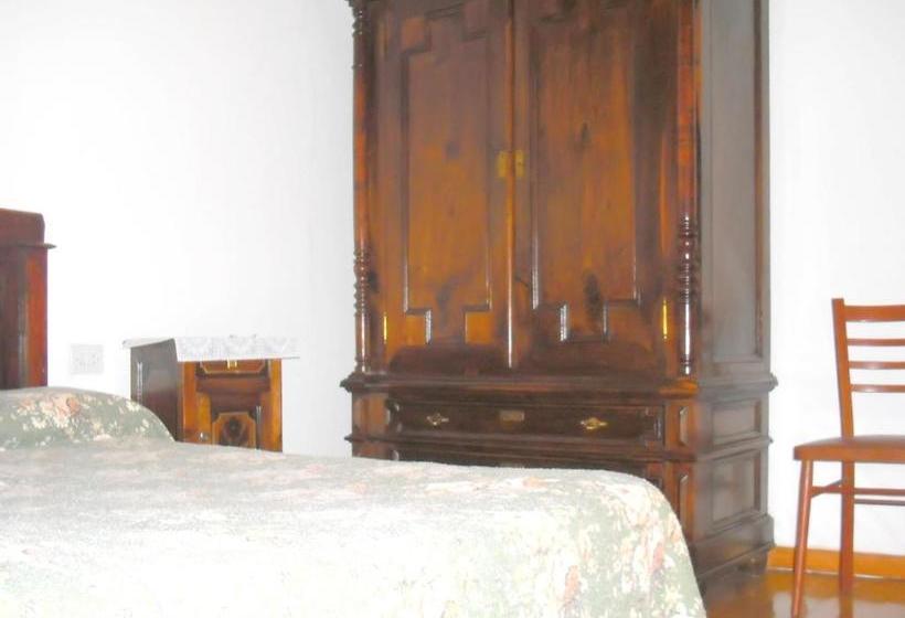 Charming House In Ourol With Mountain View Large Garden