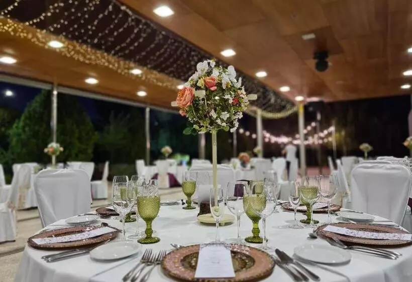 Escuderos Hotel Cruz