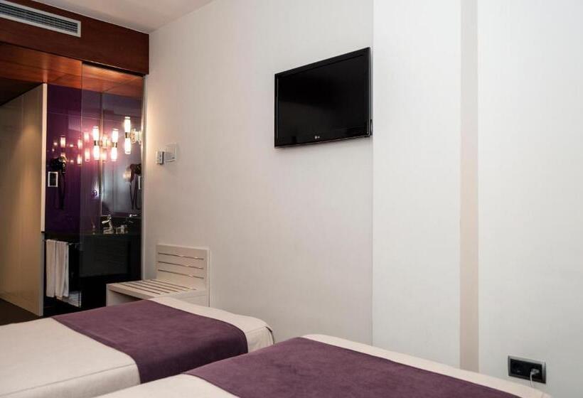 Escuderos Hotel Cruz