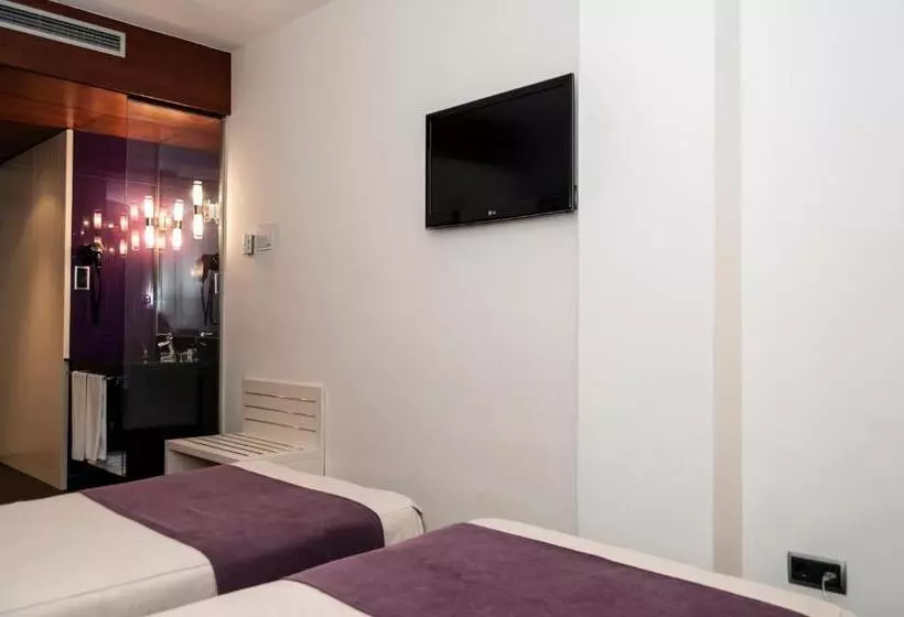 Escuderos Hotel Cruz
