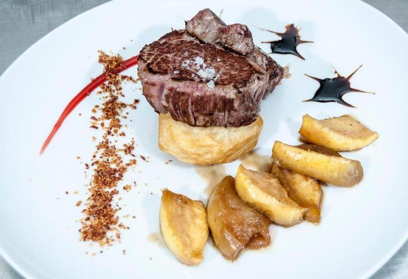 Escuderos Hotel Cruz