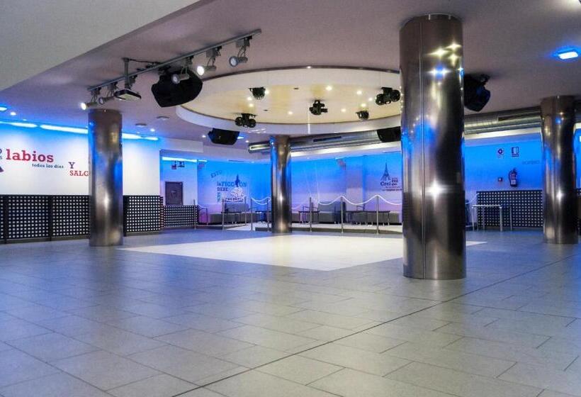 Escuderos Hotel Cruz