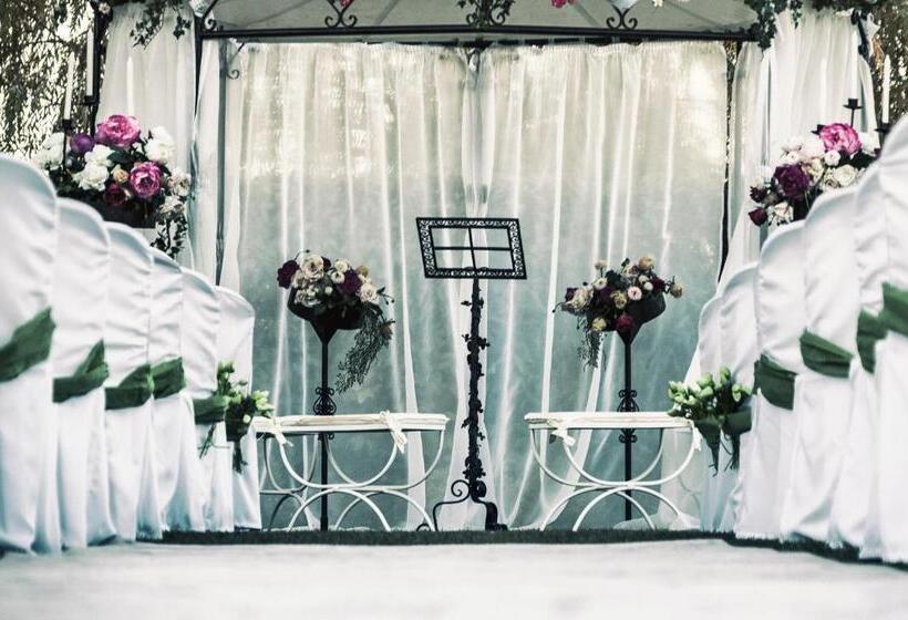 Escuderos Hotel Cruz