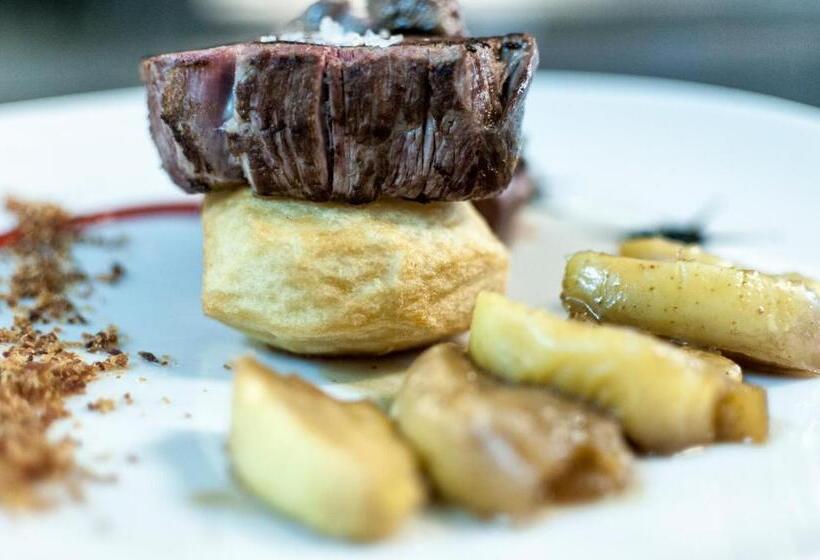 Escuderos Hotel Cruz