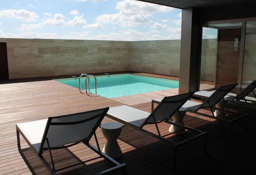 Escuderos Hotel Cruz