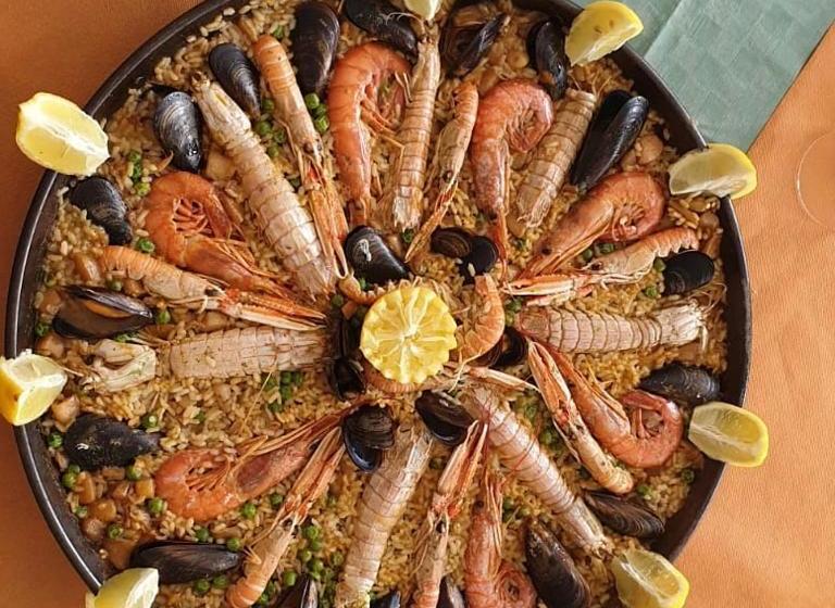 هاستل Hostal Pizzeria Oasis