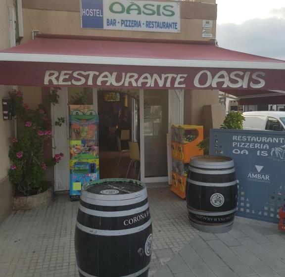 هاستل Hostal Pizzeria Oasis