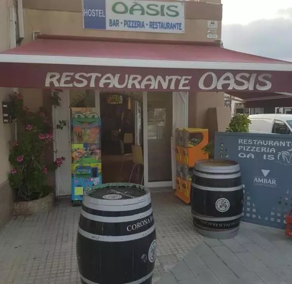ユースホステル Hostal Pizzeria Oasis