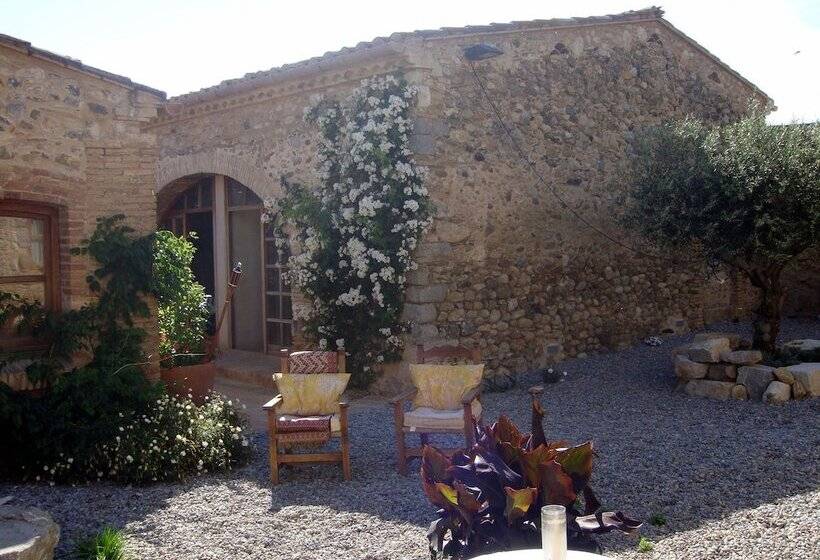 Hotel Can Carbó De Peralada