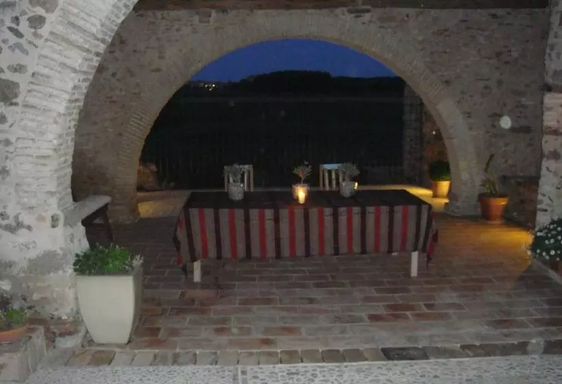 Hotel Can Carbó De Peralada