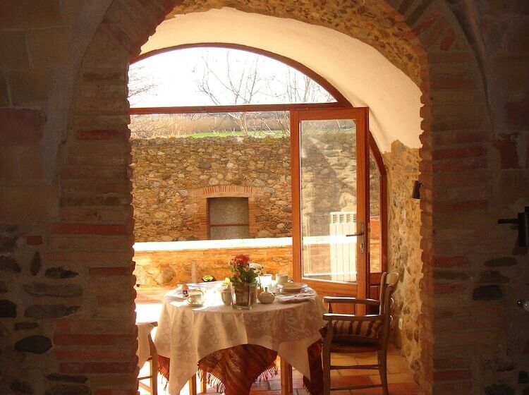 Hotel Can Carbó De Peralada