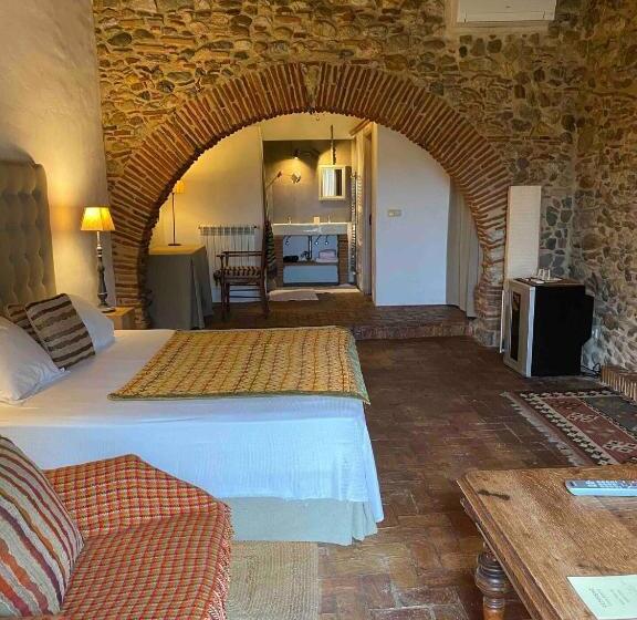 Hotel Can Carbó De Peralada