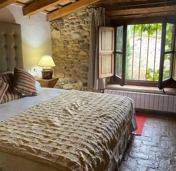 Hotel Can Carbó De Peralada