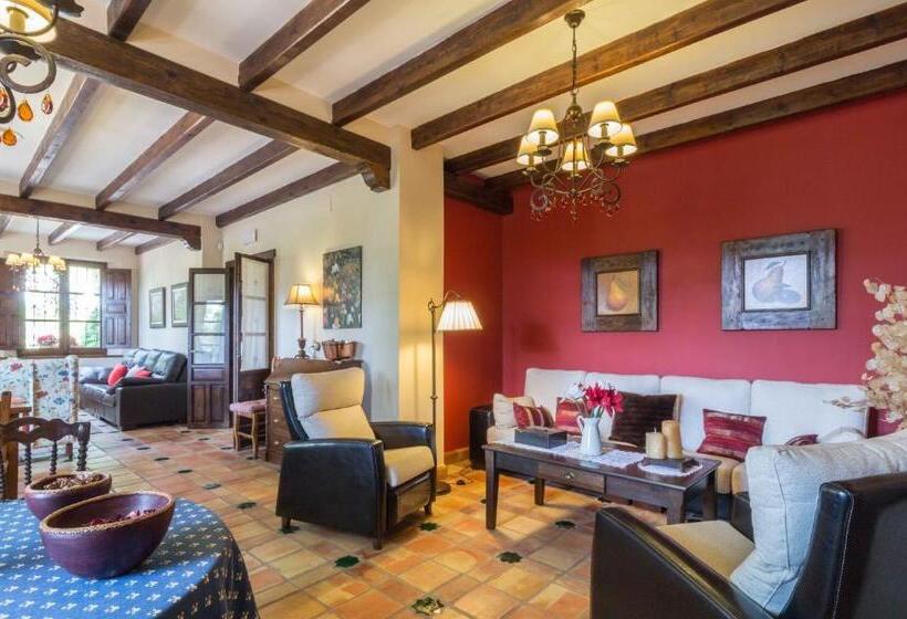 فندق De Montaña Cueva Ahumada