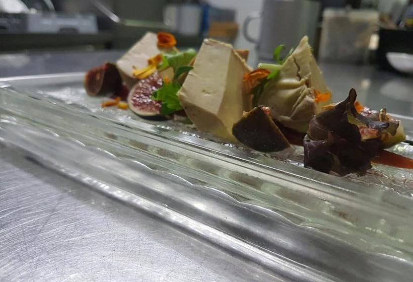 فندق Fonda Farré