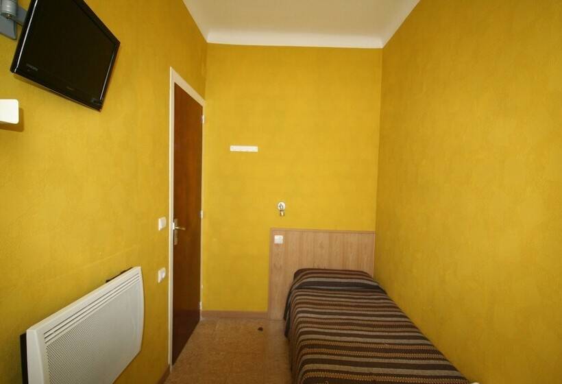 هتل Hostal Juventus