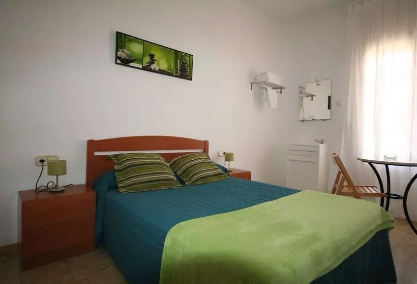 هتل Hostal Juventus