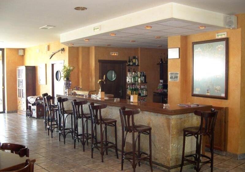 Отель Rural El Castillo