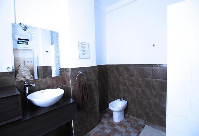 تختخواب و صبحانه Kasa Katia Guest House