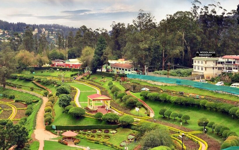 فندق Al Woodlands Residency
