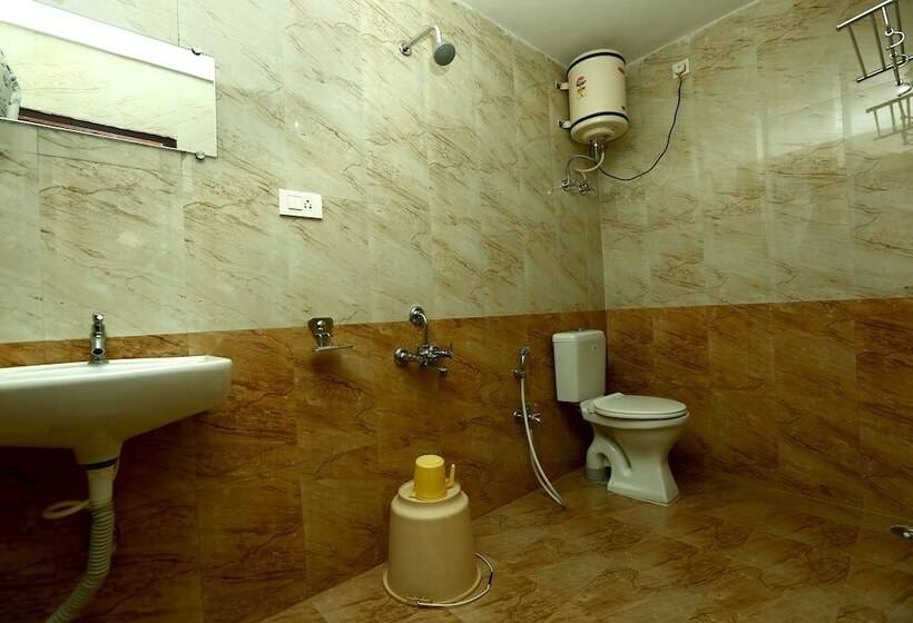 فندق Al Woodlands Residency