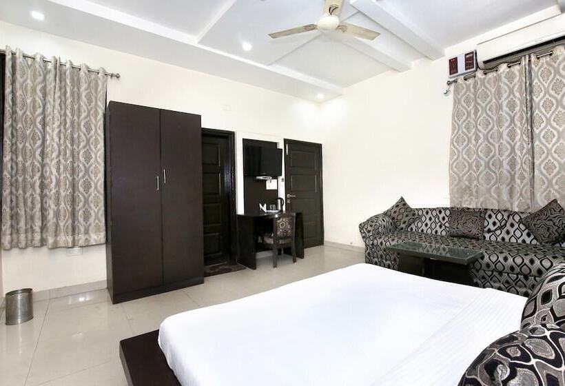 Hotel Collection O Nayyar