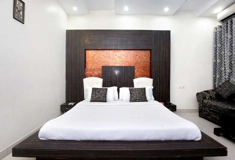 Hotel Collection O Nayyar