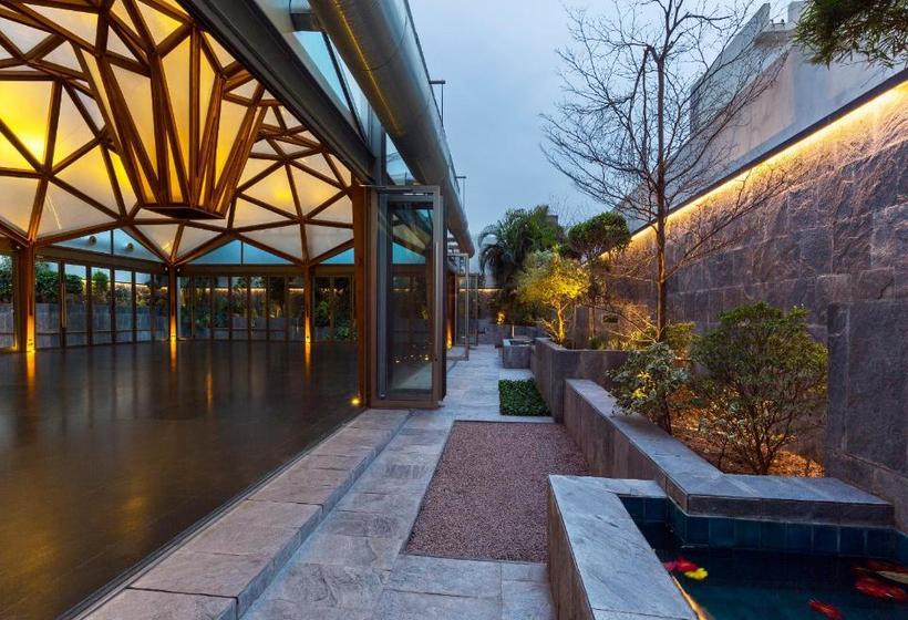 בית מלון כפרי Crystal Palace