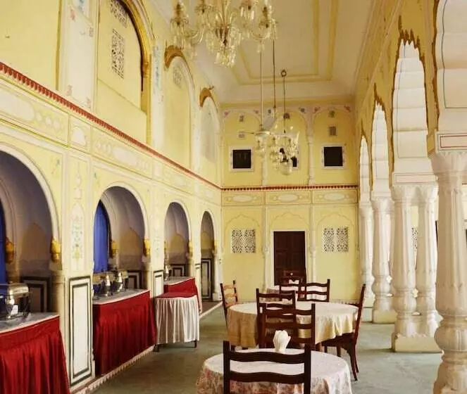 ホテル Karnot Mahal