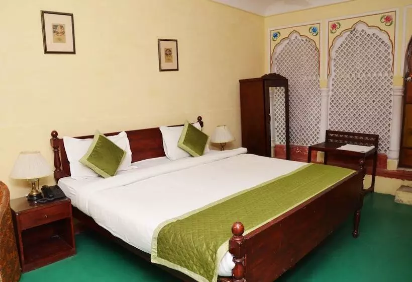 ホテル Karnot Mahal