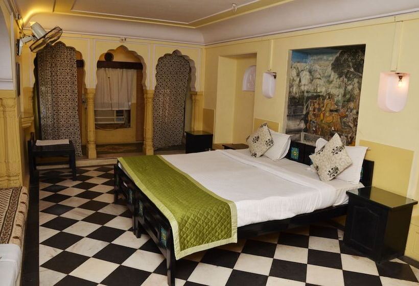 Hotel Karnot Mahal