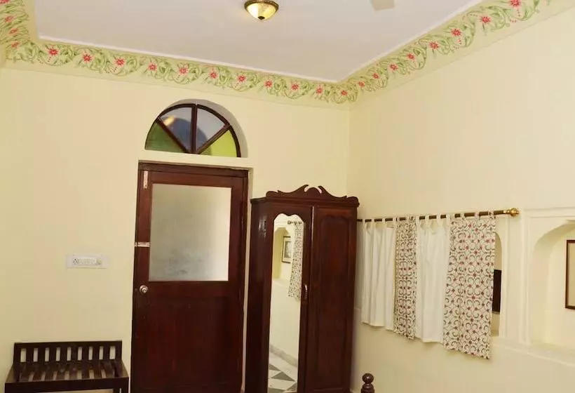 ホテル Karnot Mahal