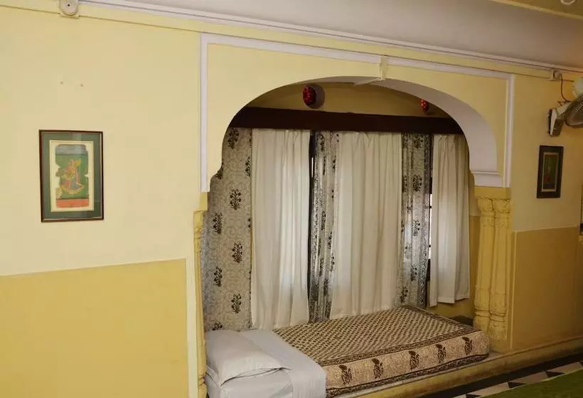 ホテル Karnot Mahal