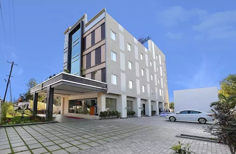 ホテル Poppys Anukula Residency Vellore