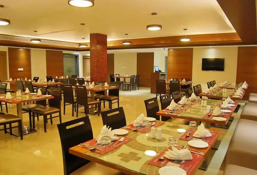 ホテル Poppys Anukula Residency Vellore