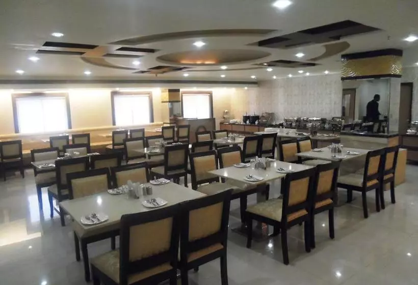 ホテル Poppys Anukula Residency Vellore