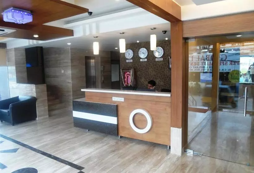 ホテル Poppys Anukula Residency Vellore