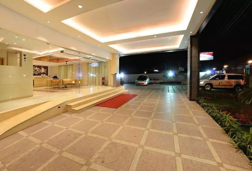 ホテル Poppys Anukula Residency Vellore