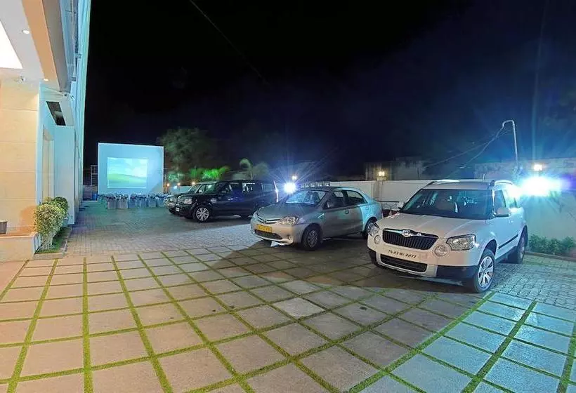 ホテル Poppys Anukula Residency Vellore