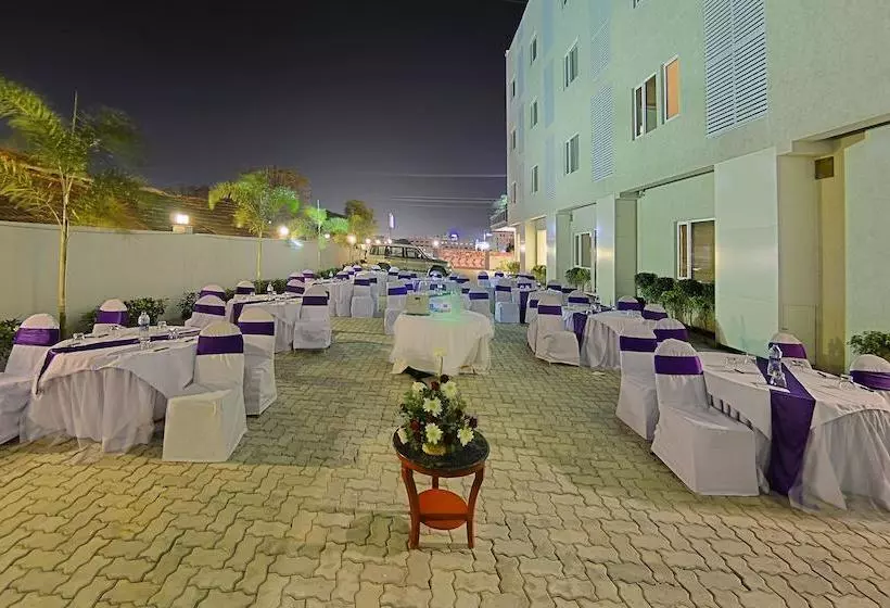 ホテル Poppys Anukula Residency Vellore