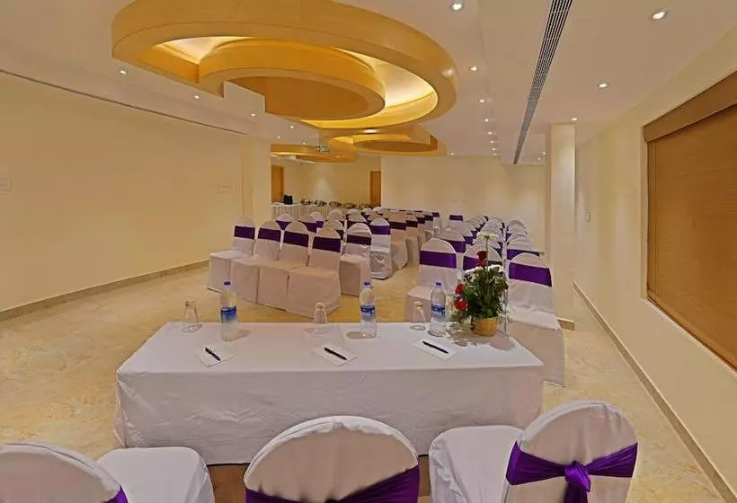ホテル Poppys Anukula Residency Vellore