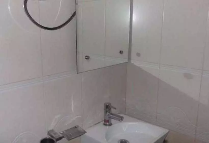 Hotelli Rajshree Lodging
