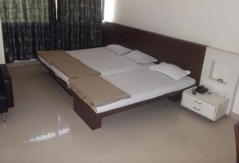 Отель Rajshree Lodging