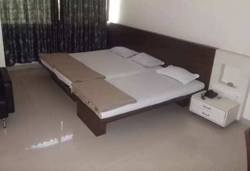 Hotelli Rajshree Lodging