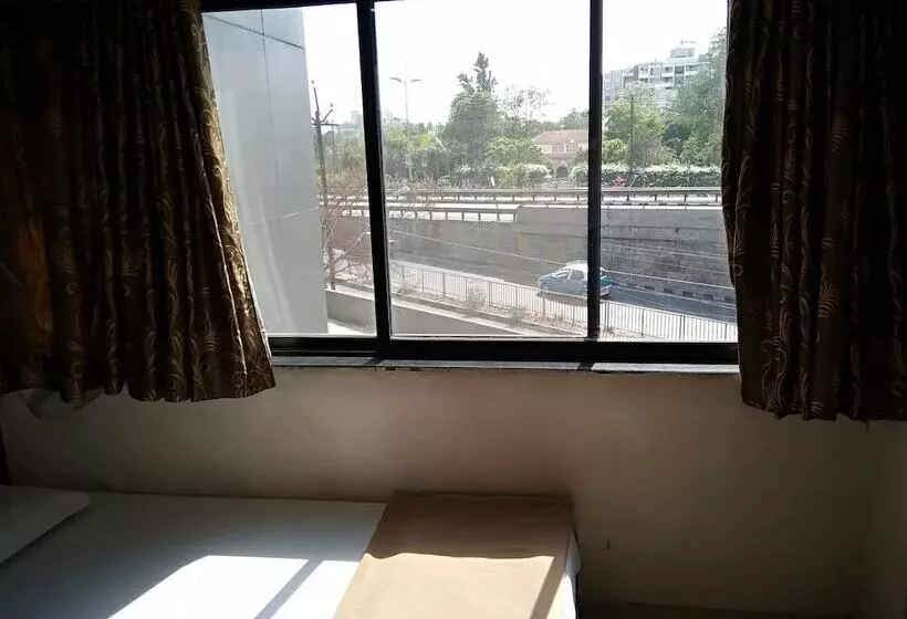 Hotelli Rajshree Lodging