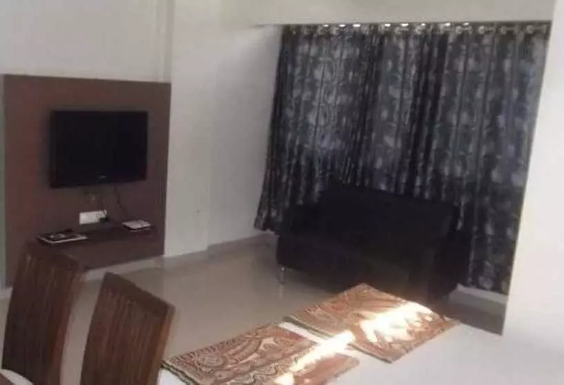 Hotelli Rajshree Lodging