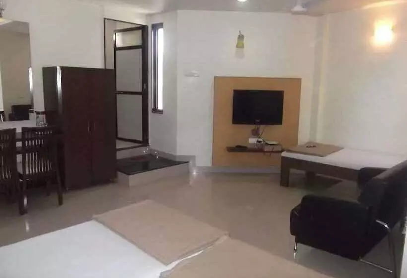 Hotelli Rajshree Lodging