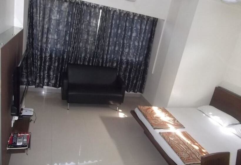 Отель Rajshree Lodging