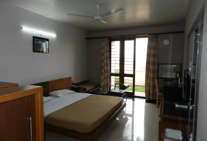 ホテル Rock Regency Hampi