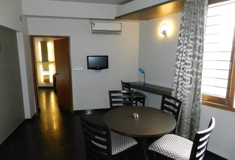 ホテル Rock Regency Hampi